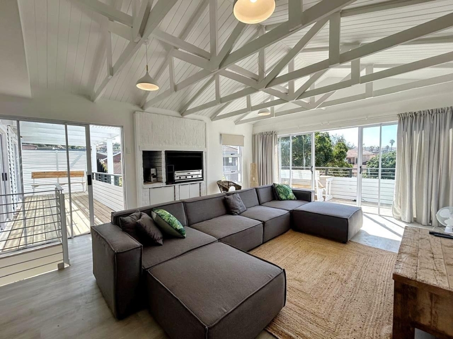  Bedroom Property for Sale in Wavecrest Eastern Cape